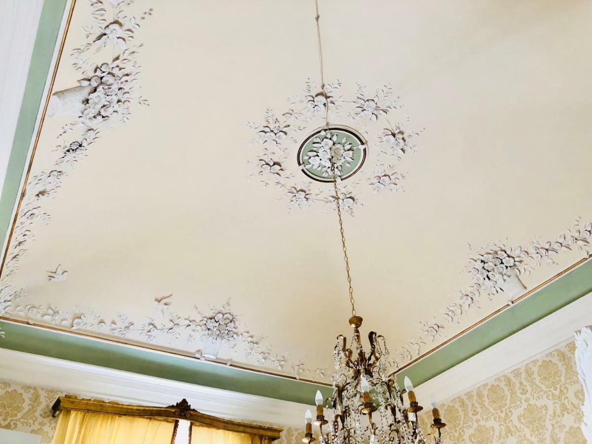 Bed and Breakfast Dimora Umberto Катания Экстерьер фото