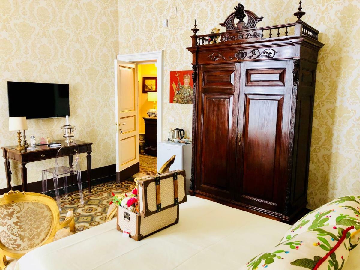 Bed and Breakfast Dimora Umberto Катания Экстерьер фото